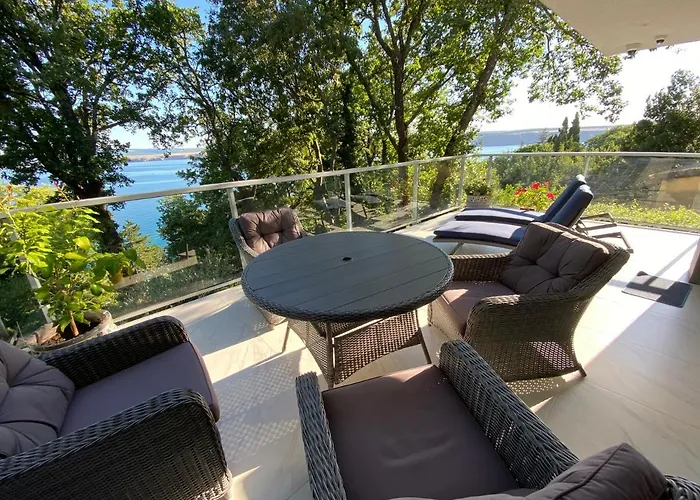 Nada Villa Jadranovo