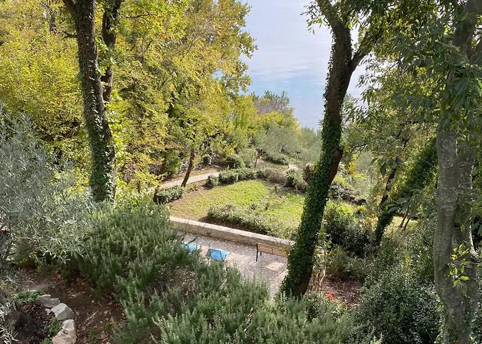 Nada Villa Jadranovo