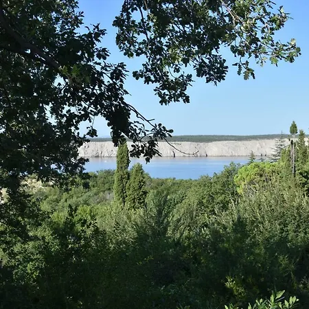 Nada Villa