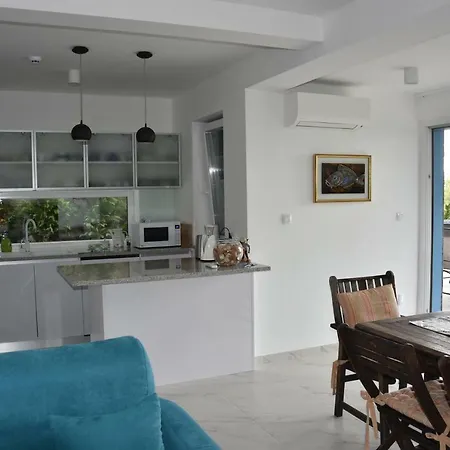 Nada Villa