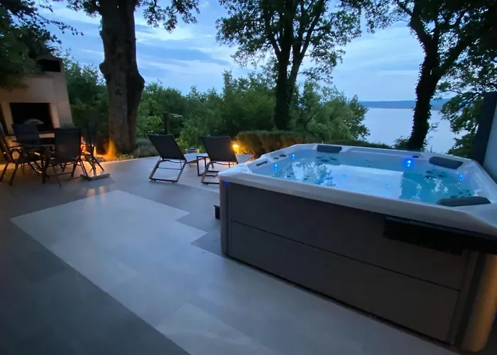 Nada Villa Jadranovo